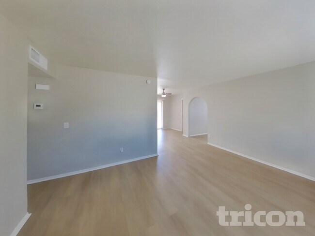 Foto del edificio - 7331 W Mountain View Rd