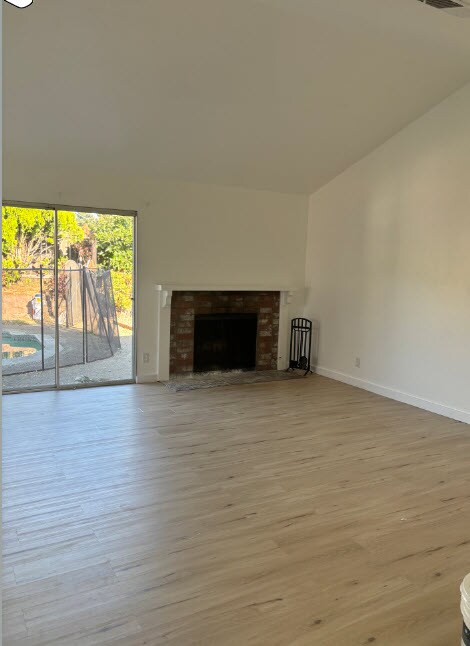 Building Photo - 100 Buttercup Ct