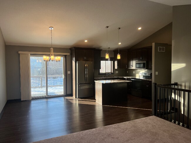 Building Photo - 306 Luella Pl NE