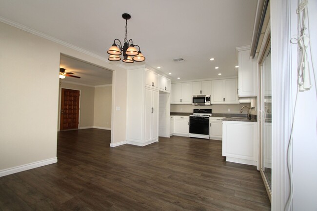 Building Photo - Single-Story 3-Bedroom Redlands Condo in A...