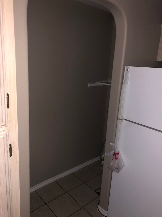 Laundry Area W/D Connections - 717 Sonesta Dr