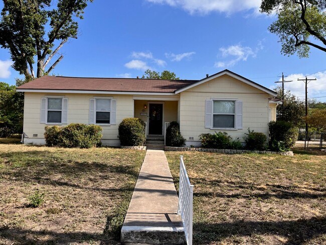 Foto del edificio - 357 Irvington Dr