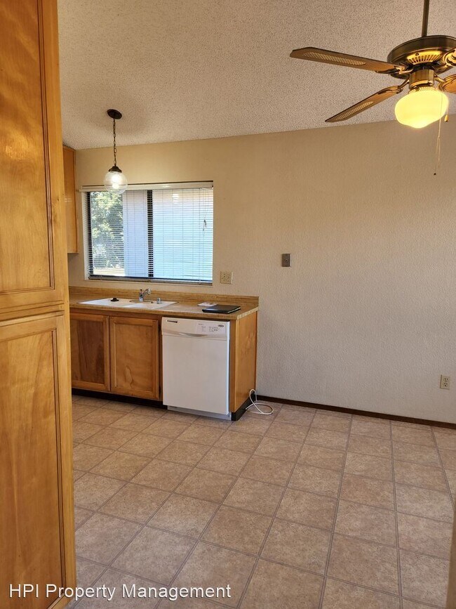 Foto del edificio - 3 br, 2 bath House - 7744 Montero Dr