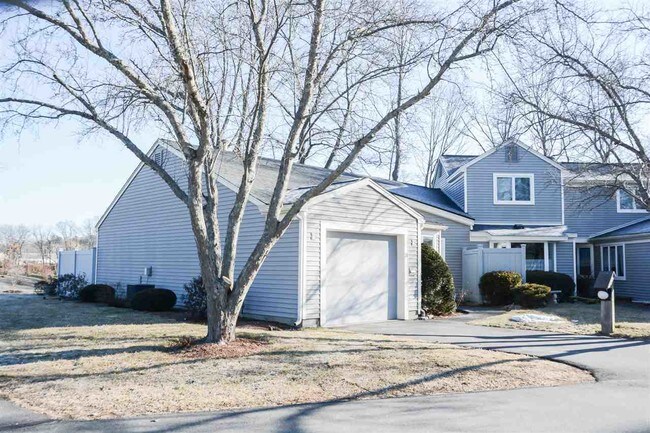 Building Photo - 28 Walden Pond Dr