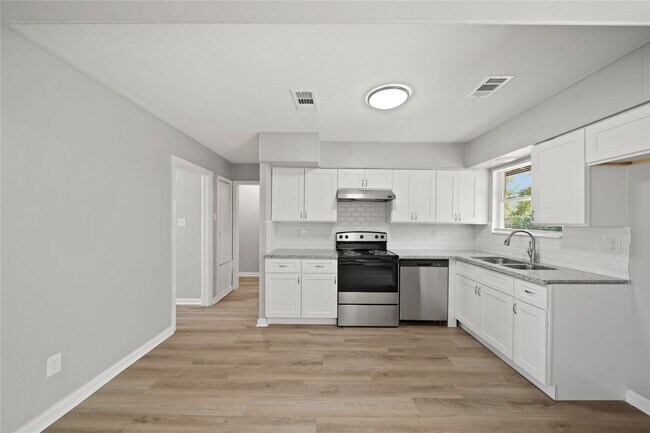 Foto del edificio - 5870 Reed Rd
