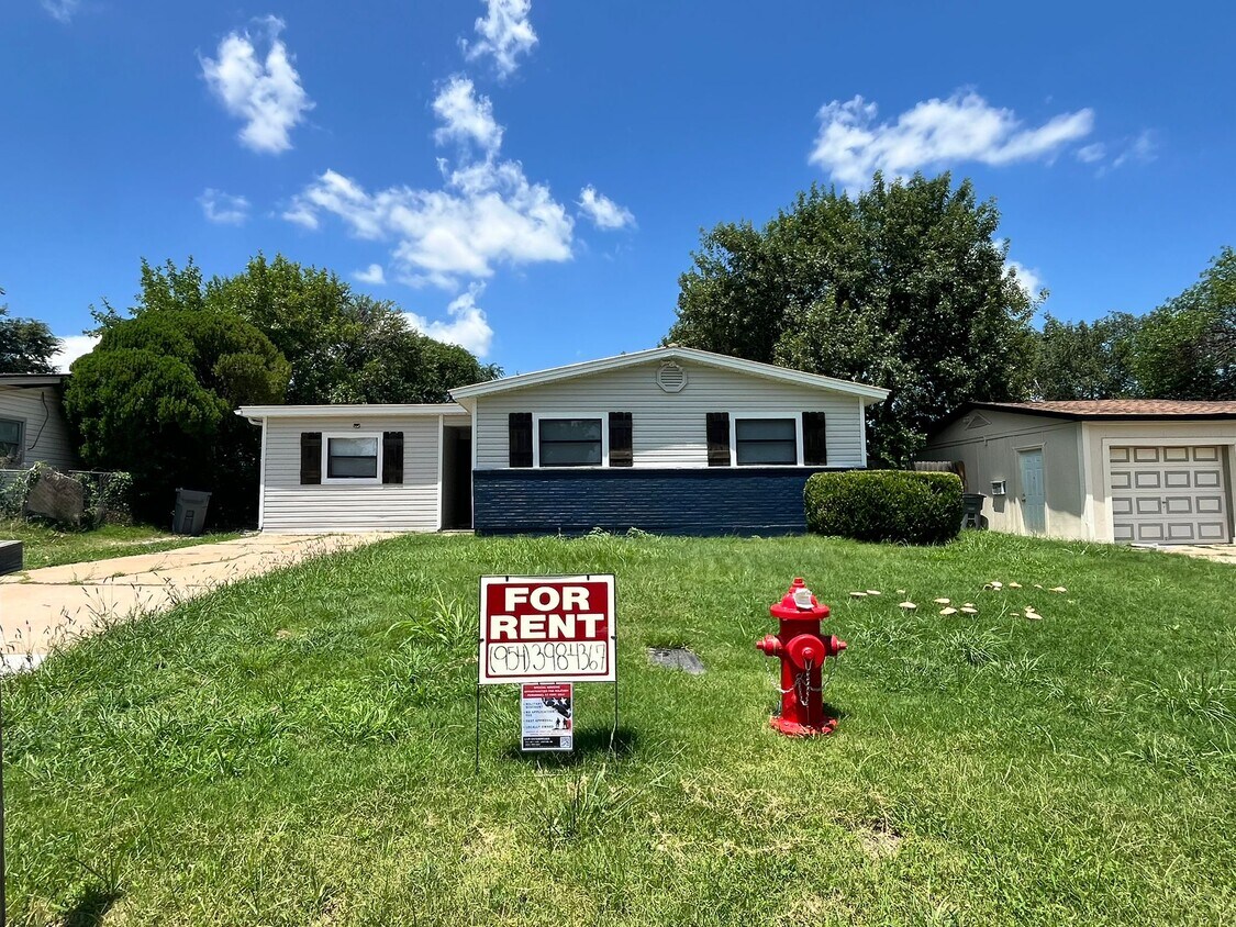 Foto principal - 1413 NW Ozmun Ave