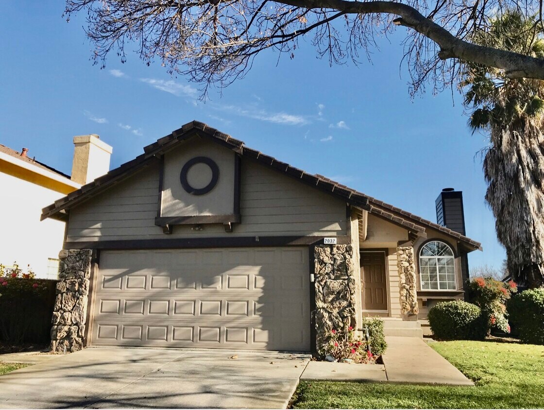 Foto principal - 2032 Johnson Dr