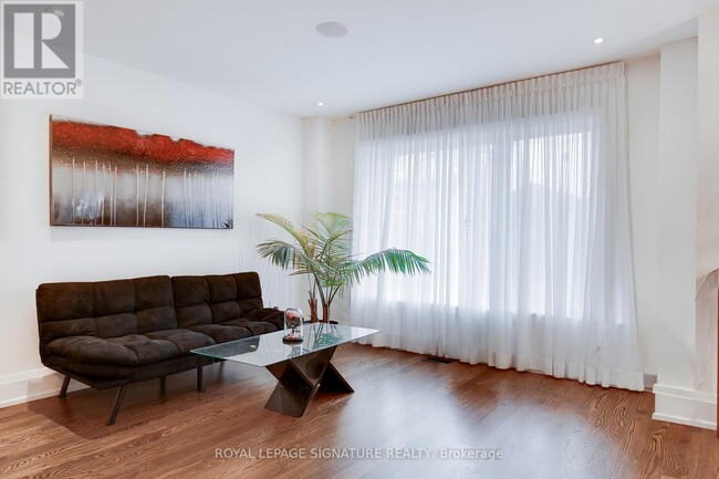 Photo du bâtiment - 119B Hillside Ave