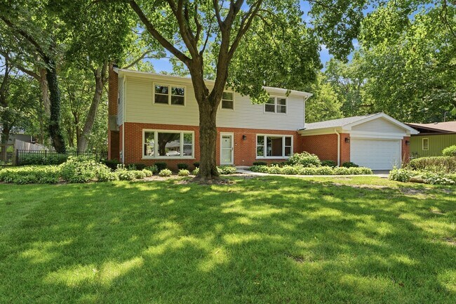 Foto del edificio - 317 E Forest Ln