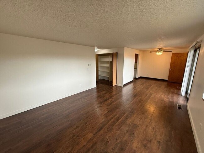 Foto del edificio - 656B Taybin Rd NW