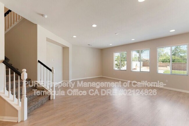 Foto del edificio - 37270 Whispering Hills Dr