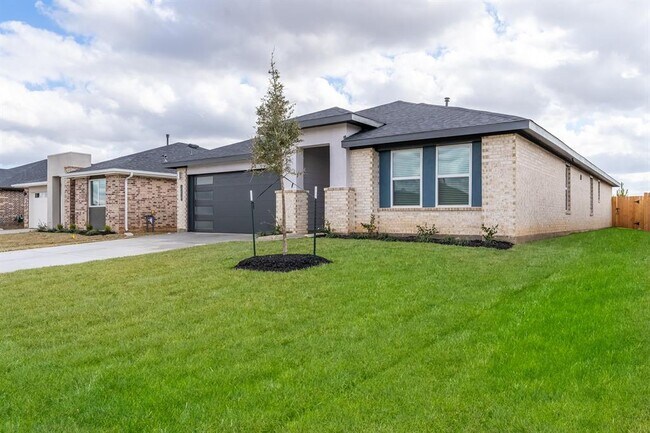 Building Photo - 30019 Reagans Rnch Dr