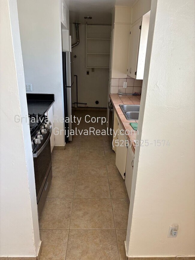 Foto del edificio - 4641 E 18th St