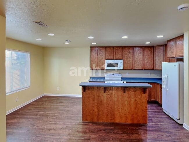 Building Photo - 841 Wilstead Dr