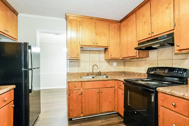 Building Photo - 458 Sheraton Dr