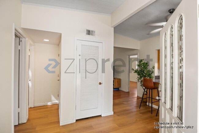 Building Photo - 921 Lakebird Dr