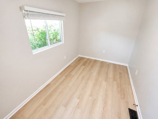 Foto del edificio - 931 Crestline Dr