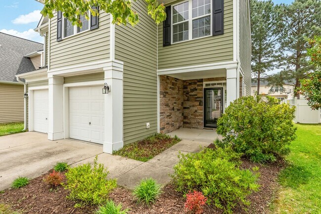 Foto del edificio - Updated 3BR Raleigh Home w/ Loft, Quartz Counters & 2-Car Garage