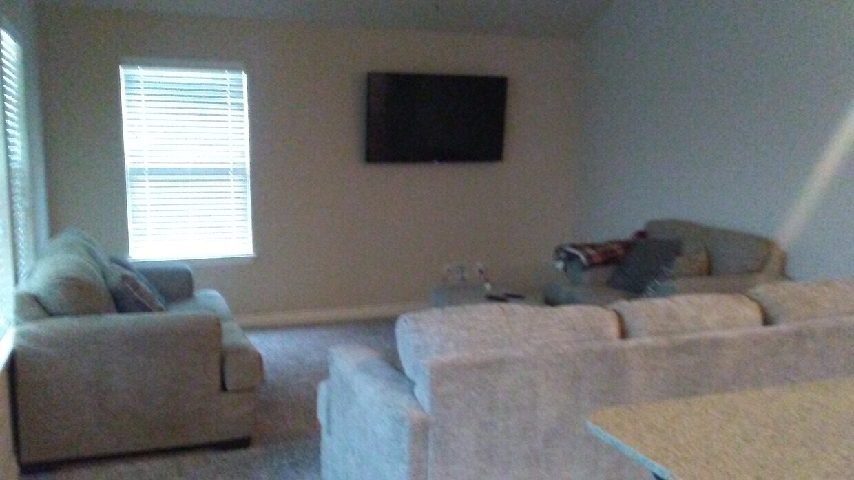 Primary Photo - 3 bedroom home in a great neighborhood