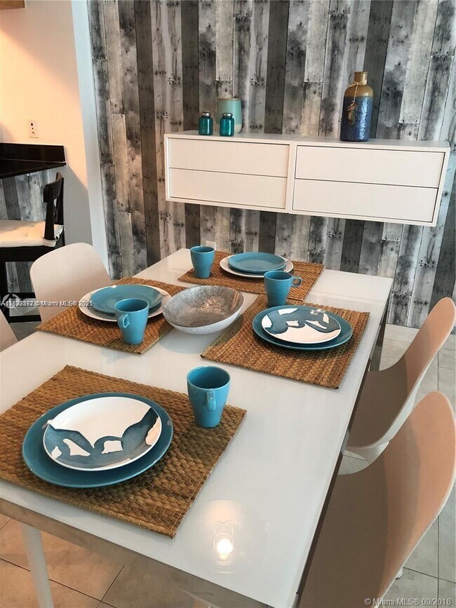 Foto del edificio - 1750 N Bayshore Dr
