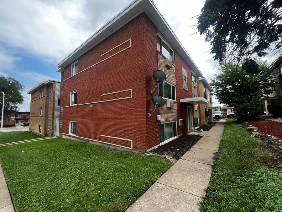 Primary Photo - 2149 W 119th St