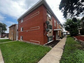 Building Photo - 2149 W 119th St