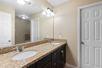 Building Photo - 17120 Wilthorne Gardens Ct