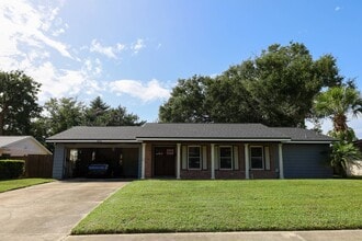 Building Photo - 4688 Posada Dr