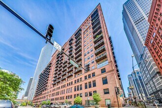 Building Photo - 165 N Canal St