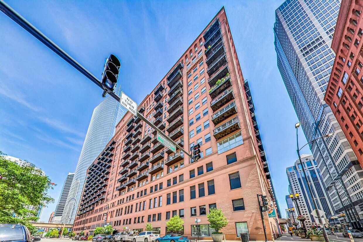 Primary Photo - 165 N Canal St