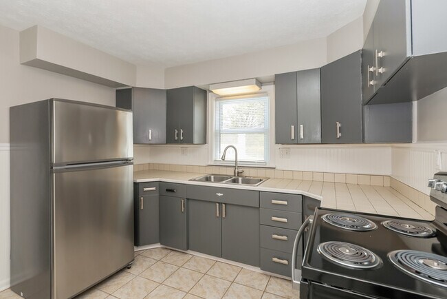 Foto del edificio - 1176 Highview Dr
