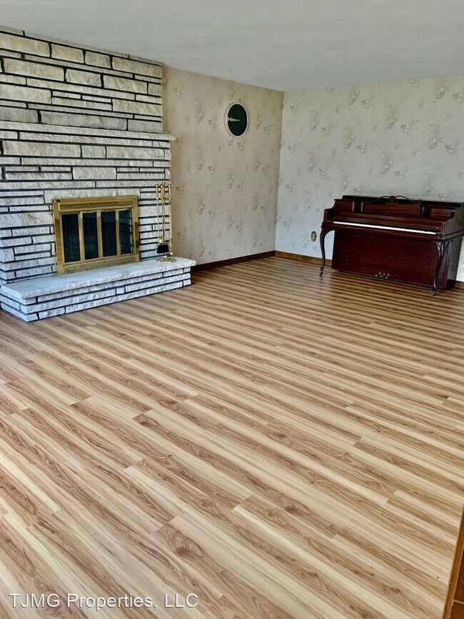 Building Photo - 4 br, 2.5 bath House - 4381 Barford Rd