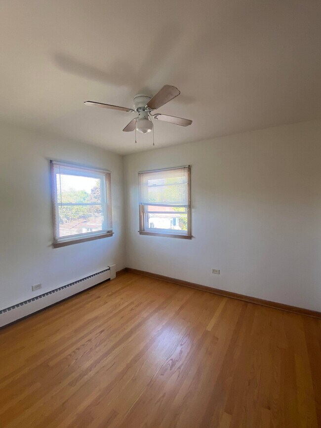 Foto del edificio - 5757 N Elston Ave