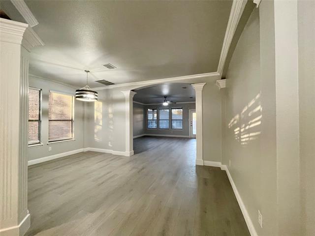 Building Photo - 813 Lake Forest Trl