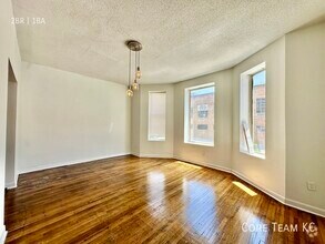 Building Photo - 404 W 17 St