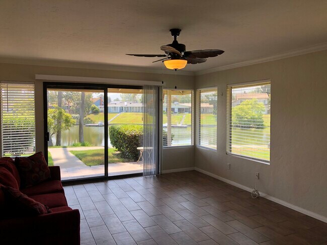 Building Photo - 1505 La Fiesta Dr