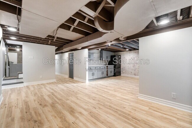 Building Photo - 8511 Florence Ave