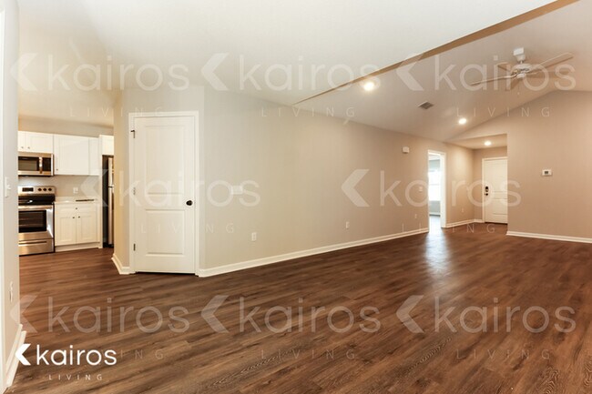 Building Photo - 109 Cottage Grove Rd.