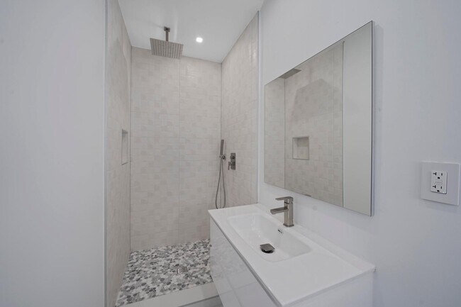 Foto del edificio - 1103 SW 12th St
