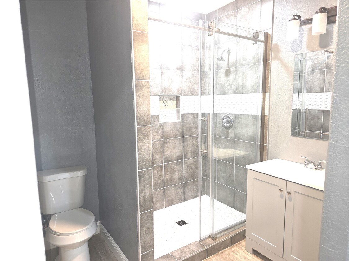 Building Photo - 9330 Chesterfield Dr