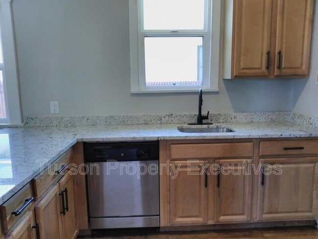 Building Photo - 1245 N 1st Ave