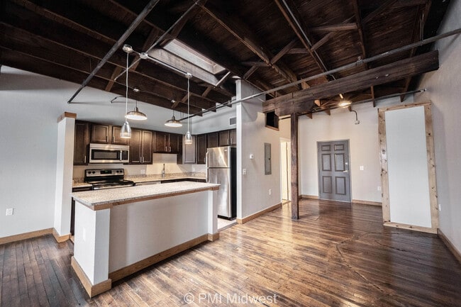 Building Photo - Lofts on Madison