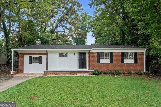 Building Photo - 1315 Pineglen Dr