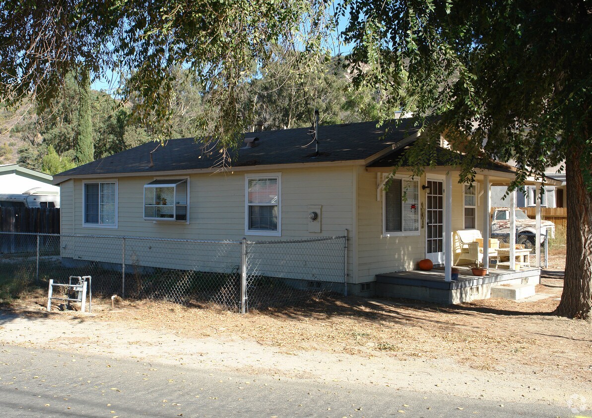 Primary Photo - 91 Sycamore Dr