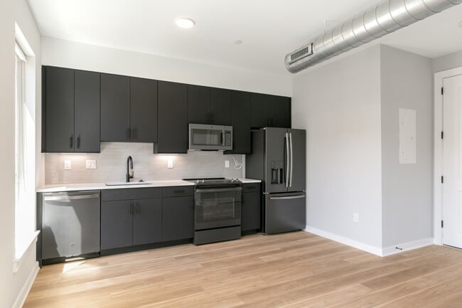 Building Photo - 102 W Berks