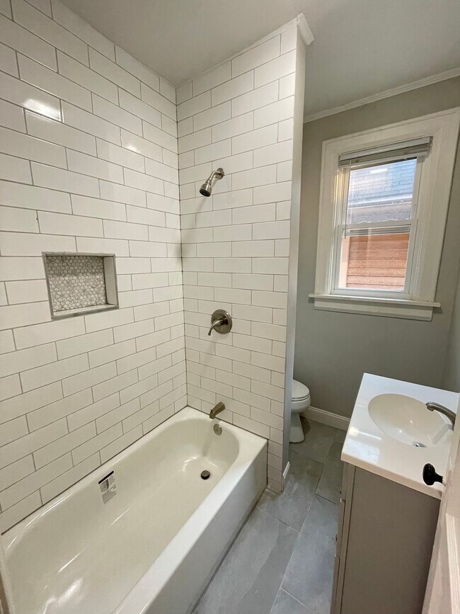 Bathroom - 533 Lilley Ave