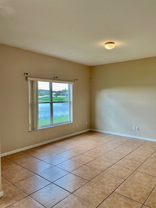 Foto del edificio - 13676 Hawk Lake Dr