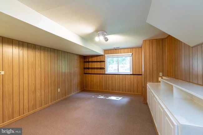Building Photo - 108 Cedar Rd