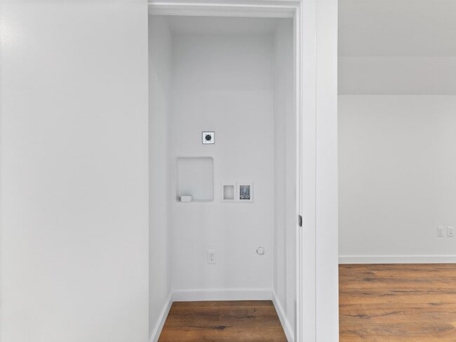 Building Photo - Beautiful New 1 Br 1 Ba in Gran Cielo