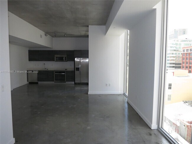 Foto del edificio - 151 SE 1st St